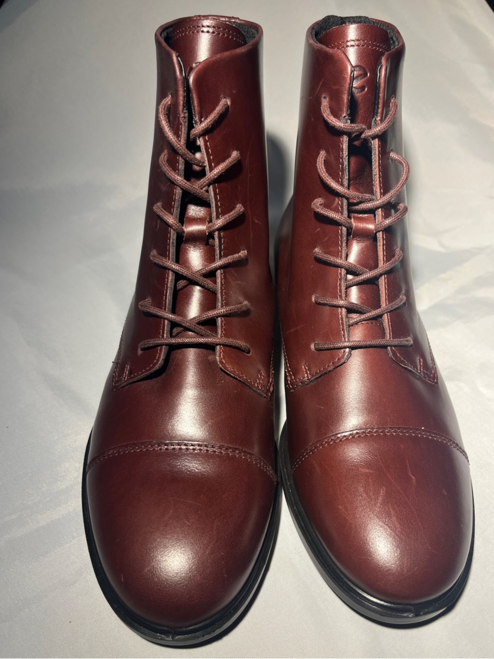 Ecco Women’s full grain leather size 37 Andorra lace up Chukka boots